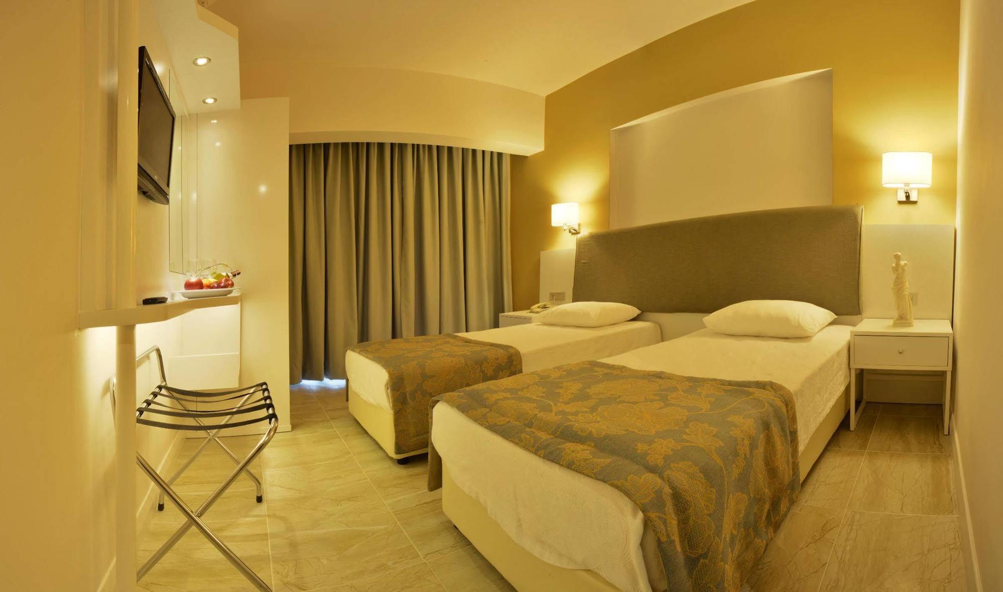 Maris Beach Hotel Marmaris Bagian luar foto